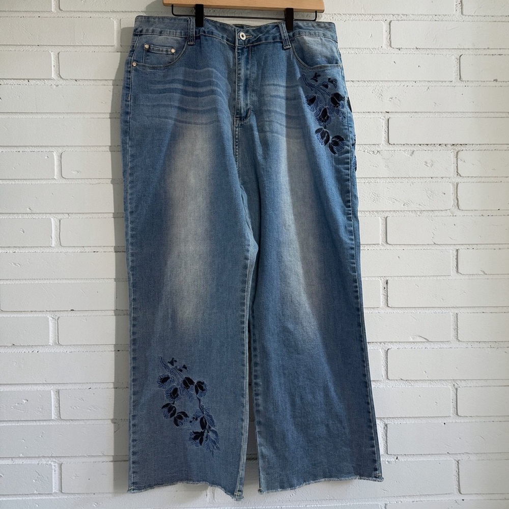 See N Be Seen+ Embroidered Wide Leg Jeans Boho Floral Raw Hem 3X